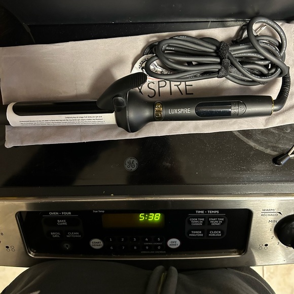 Luxspire Auto Curling Iron - Used once. - Picture 2 of 3